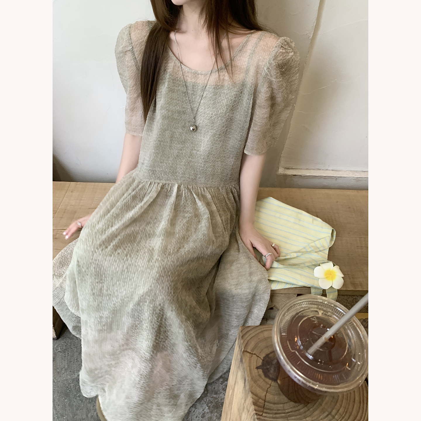 Lazy Vacation Style Bubble Sleeve Flowy Dress with Cami Two-Piece Set - Image 5