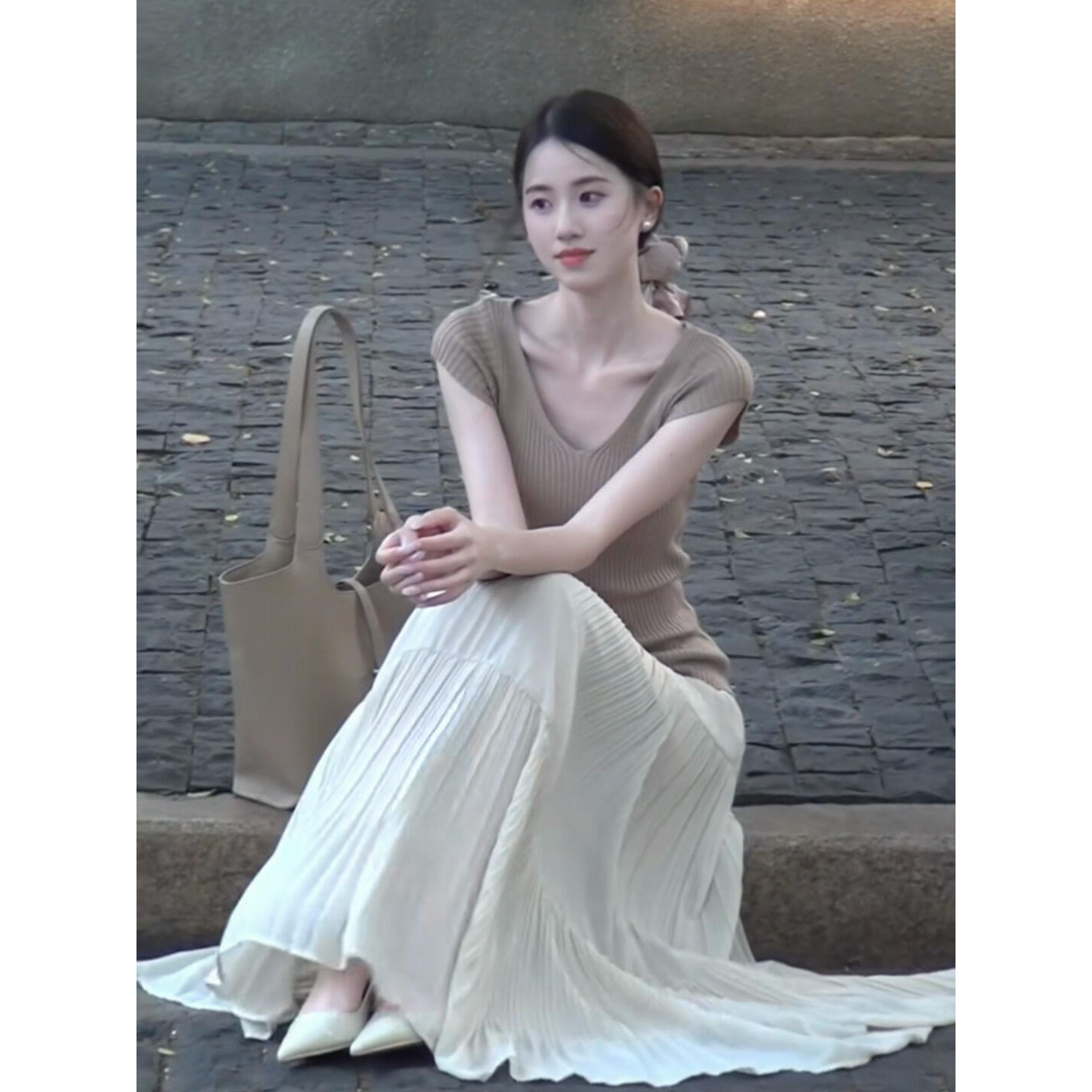 Women's Knit Short Sleeve Pleated Long Loose Fairy Two-Piece Skirt Set - Image 5