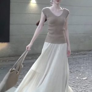 Women's Knit Short Sleeve Pleated Long Loose Fairy Two-Piece Skirt Set