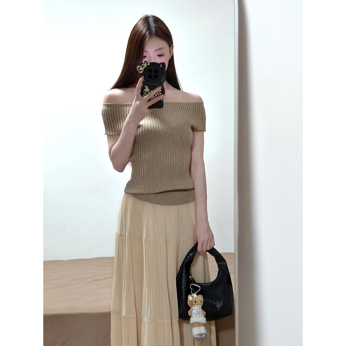 One-Shoulder Knit Top and A-Line Skirt Two-Piece Set - Image 5