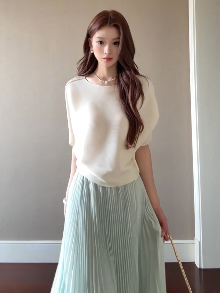 Romantic Revolution Blue Pleated Midi Skirt Set for Women with Elastic Waist - Image 2