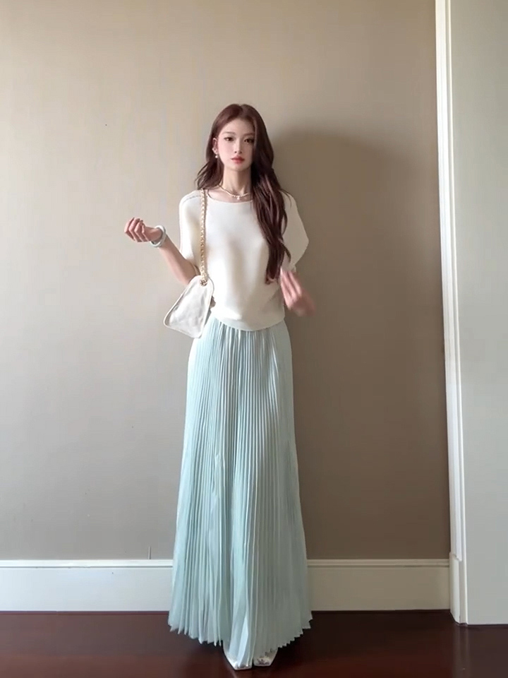 Romantic Revolution Blue Pleated Midi Skirt Set for Women with Elastic Waist - Image 3