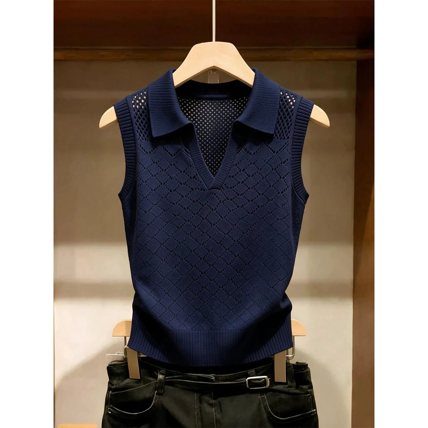 Sexy Cutout Navy Sleeveless Top Women 2026 New Casual Slimming Lapel Knit Vest Summer Outerwear