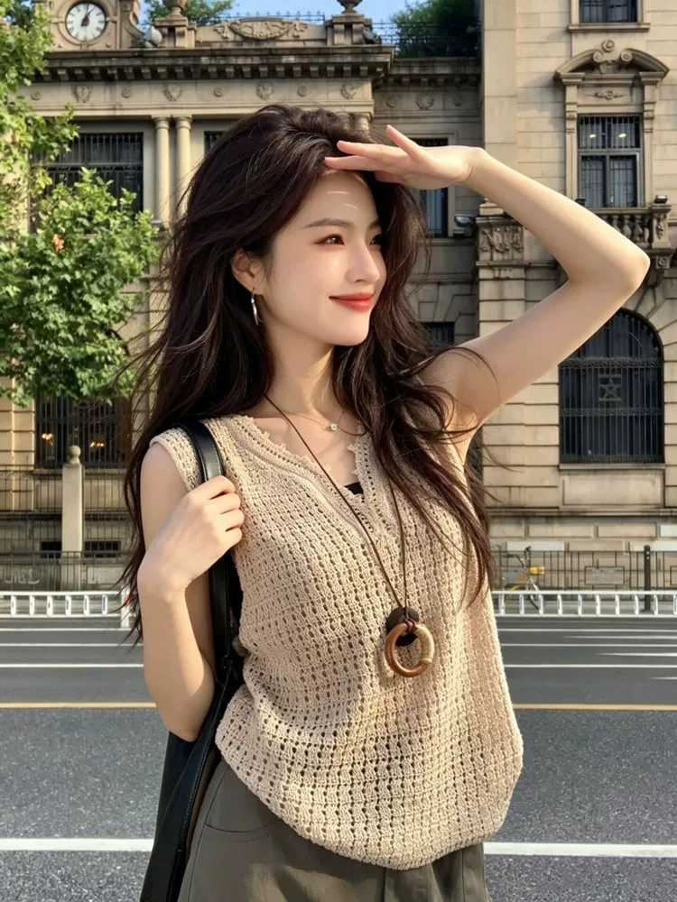 Women's Sleeveless Cutout Tank Top - Oatmeal Knit Camisole - Image 3